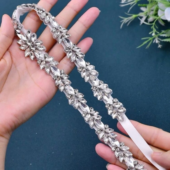 🚨SOLD🚨The Luna - Rhinestone Luxury Bridal Belt/Sash - Picture 7 of 9